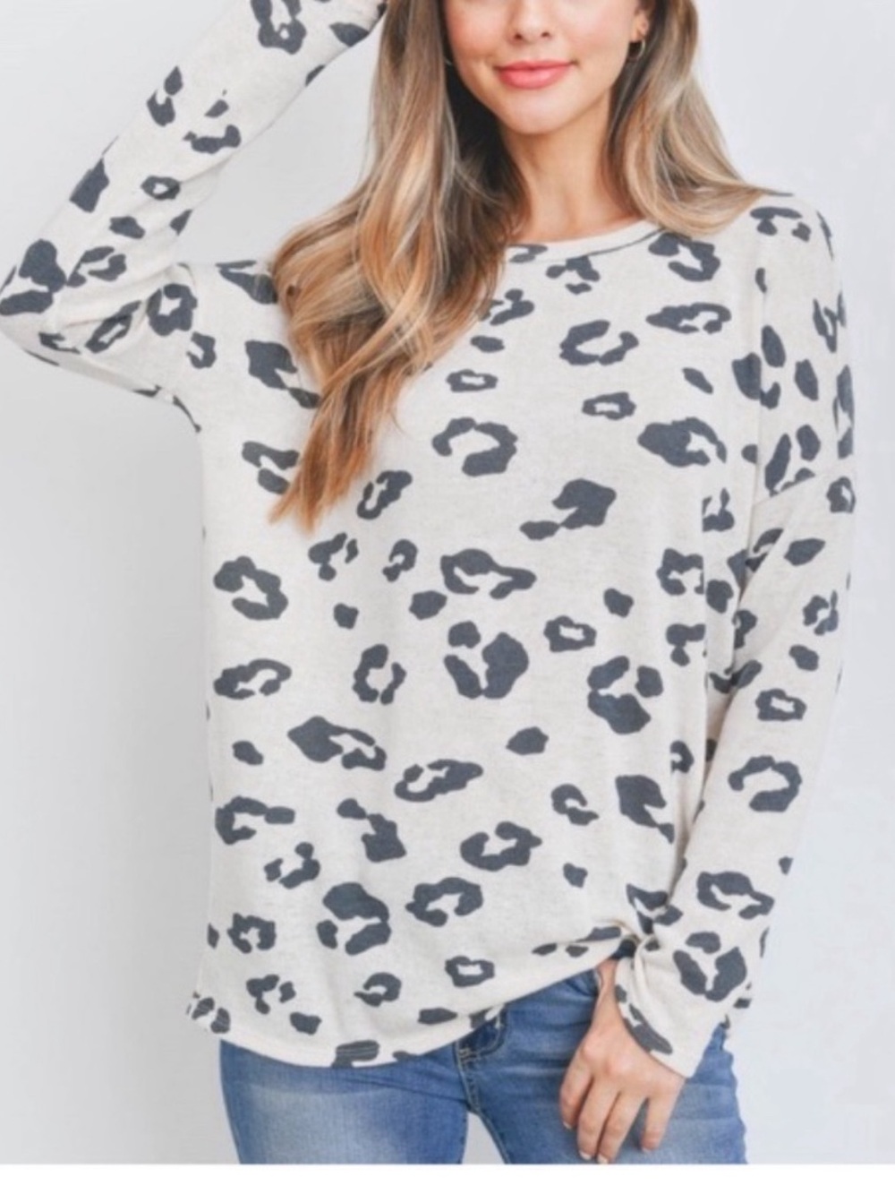 Women’s Perfect Peach Cream & Dark Gray Animal Print Long Sleeve Top. Size XL